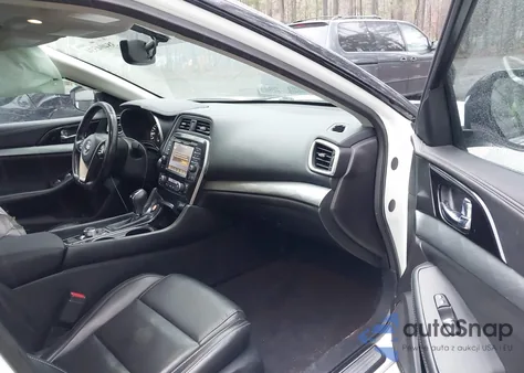 2016 Nissan Maxima 3.5S z USA, uszkodzony, nr VIN 1N4AA6AP5GC384940